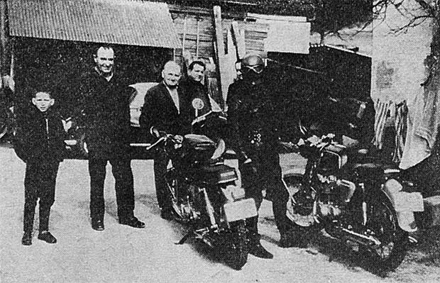 西ドイツの親友アルフレッド。彼のホンダと私のヤマハ